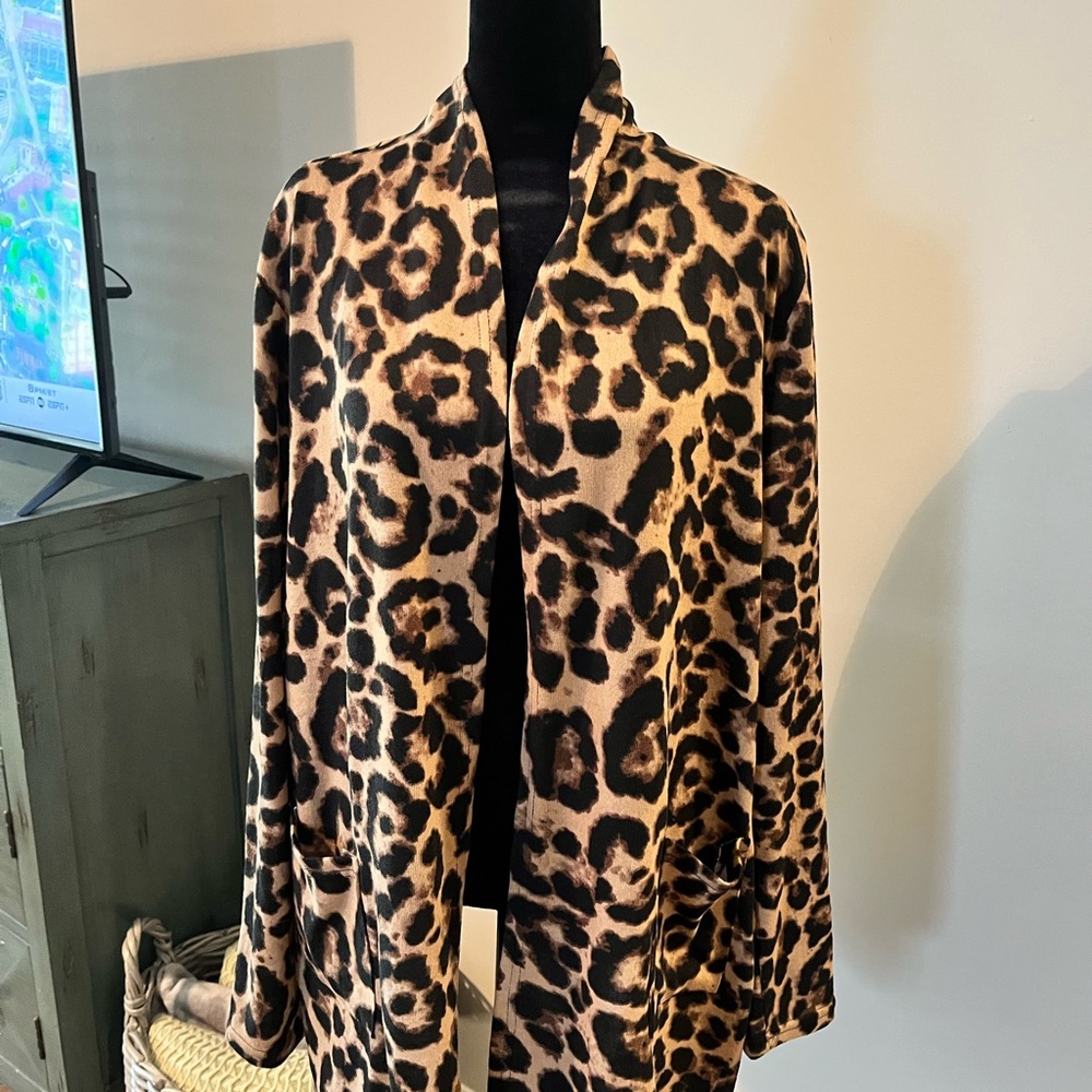 Cute Leopard Print Cardigan!